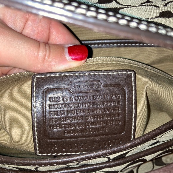 Brown Coach Pocketbook! - Picture 6 of 7